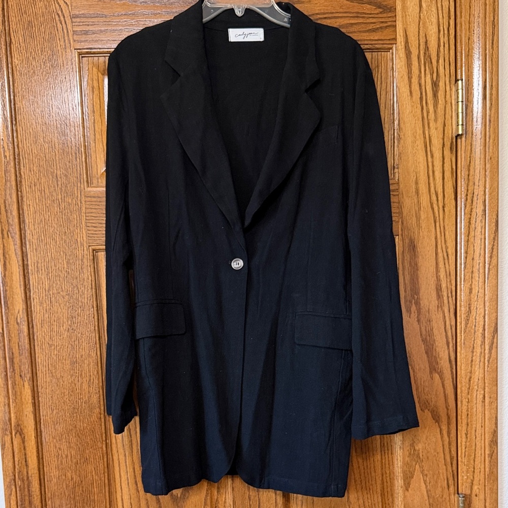 Carly Jean Women's Black Single-Button Linen Blazer